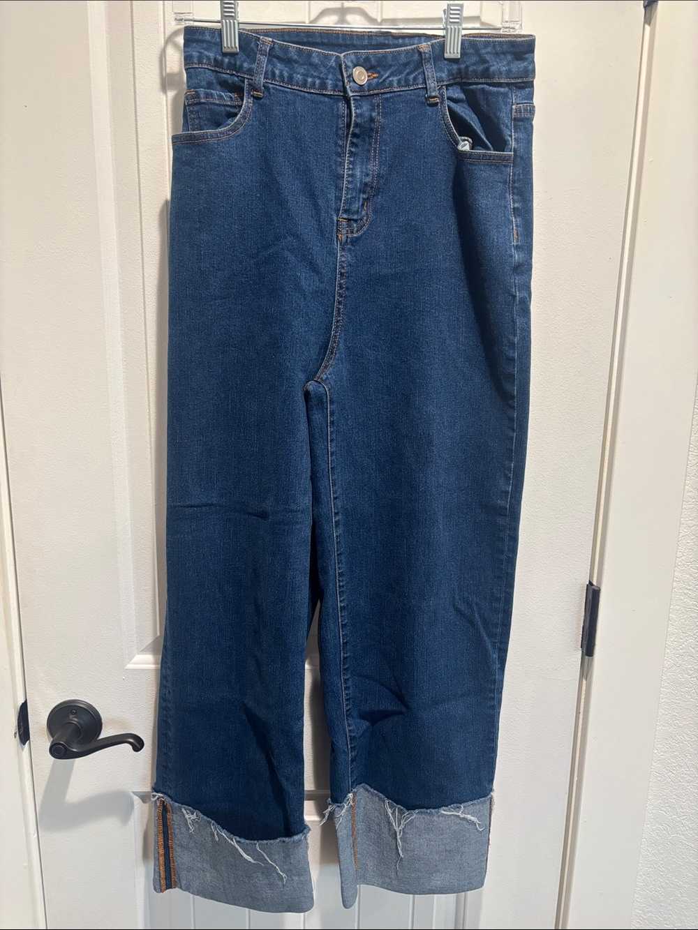 Straight Leg Women's Jeans in Dark Blue with Frayed Cuffs